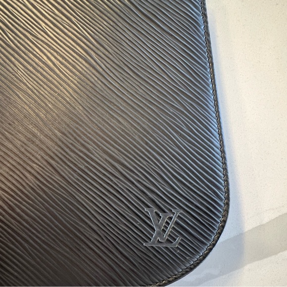 Louis Vuitton Epi Leather Demi Lune Pochette with dust bag - Picture 5 of 14